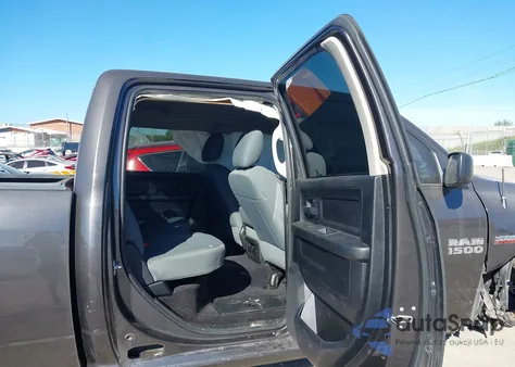 2017 Ram 1500 Express 4X4 5'7 Box из США, поврежденный, VIN 3C6RR7KT1HG795779